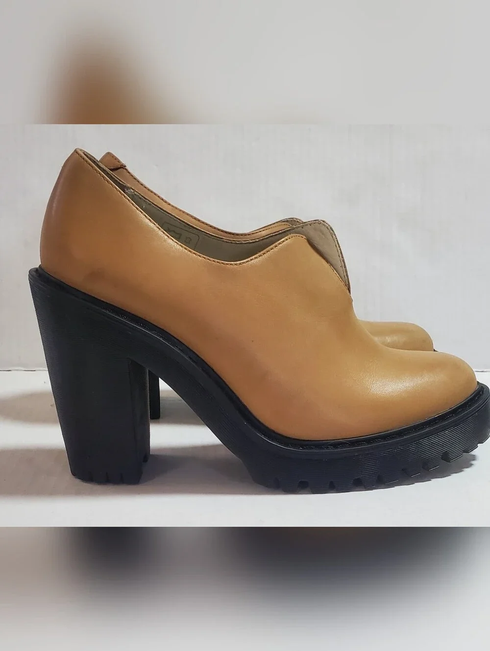 DR. MARTENS size 7 Tan Leather CORDELIA AIRWAIR chunky Platform Ankle Boot